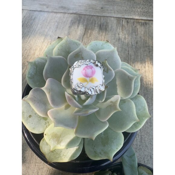 Artisan-crafted Broken China Ring with a Silver Spoon Band & Boho-Metalwork 7.5 - Picture 11 of 12